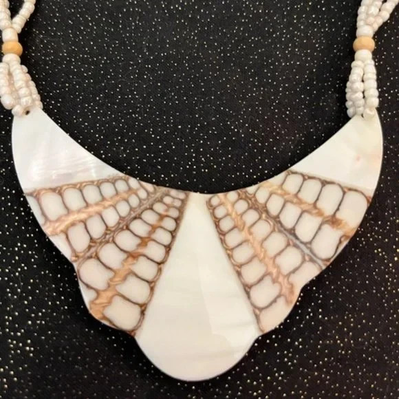 Vintage Shell Statement Necklace - image 2