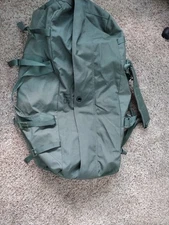 US Military Issue Green Duffel Bag Zippered NSN: 8465-01-604-6541 Excellent Cond