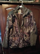 Magellan outdoors Real tree Edge mens zip up jacket size S