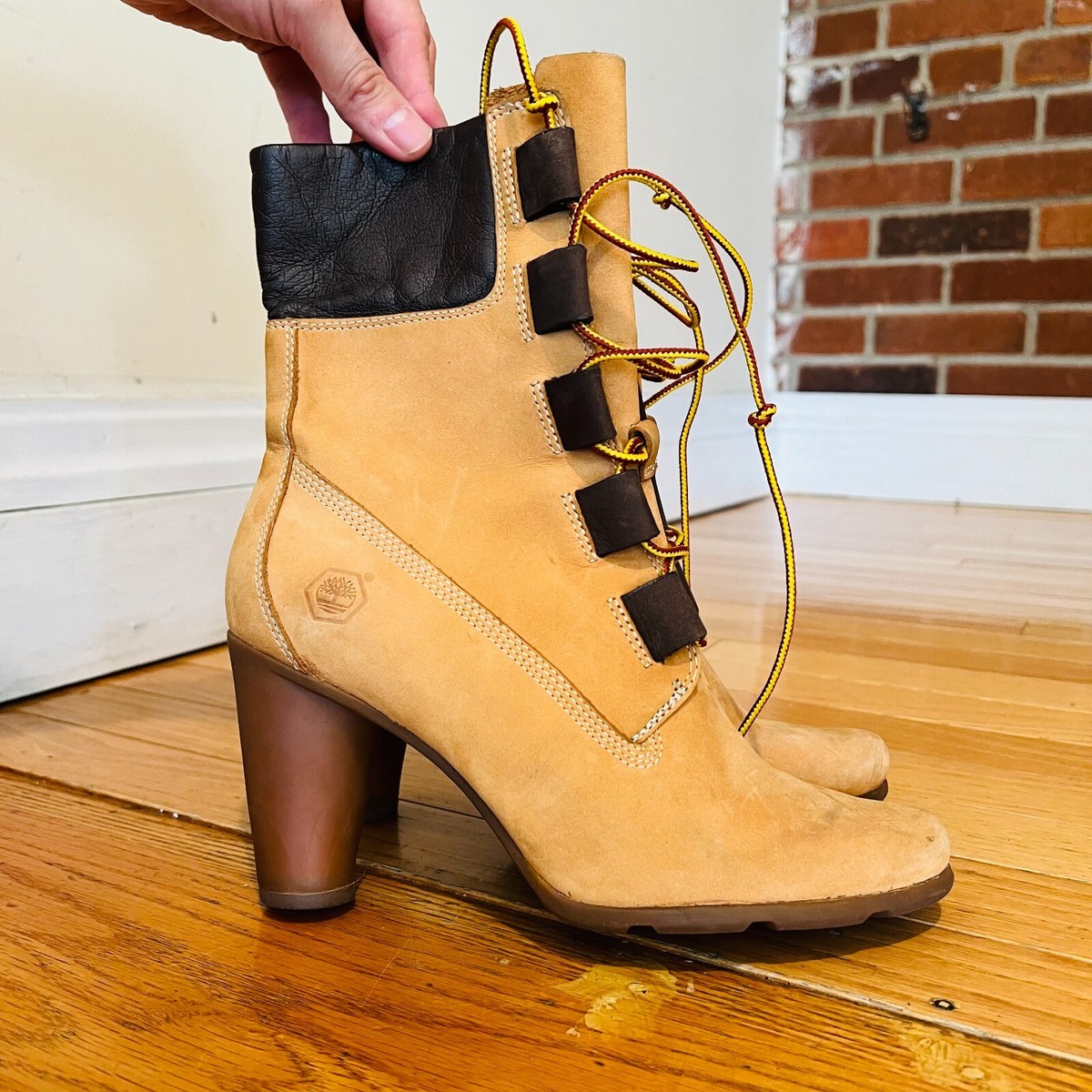 Timberland Women's High Heel Wheat Boots Size M