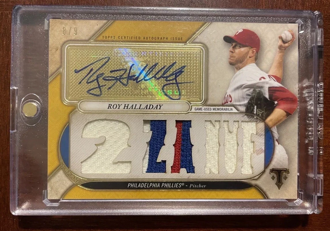 Roy Halladay Autographed Baseball Sports Trading Cards