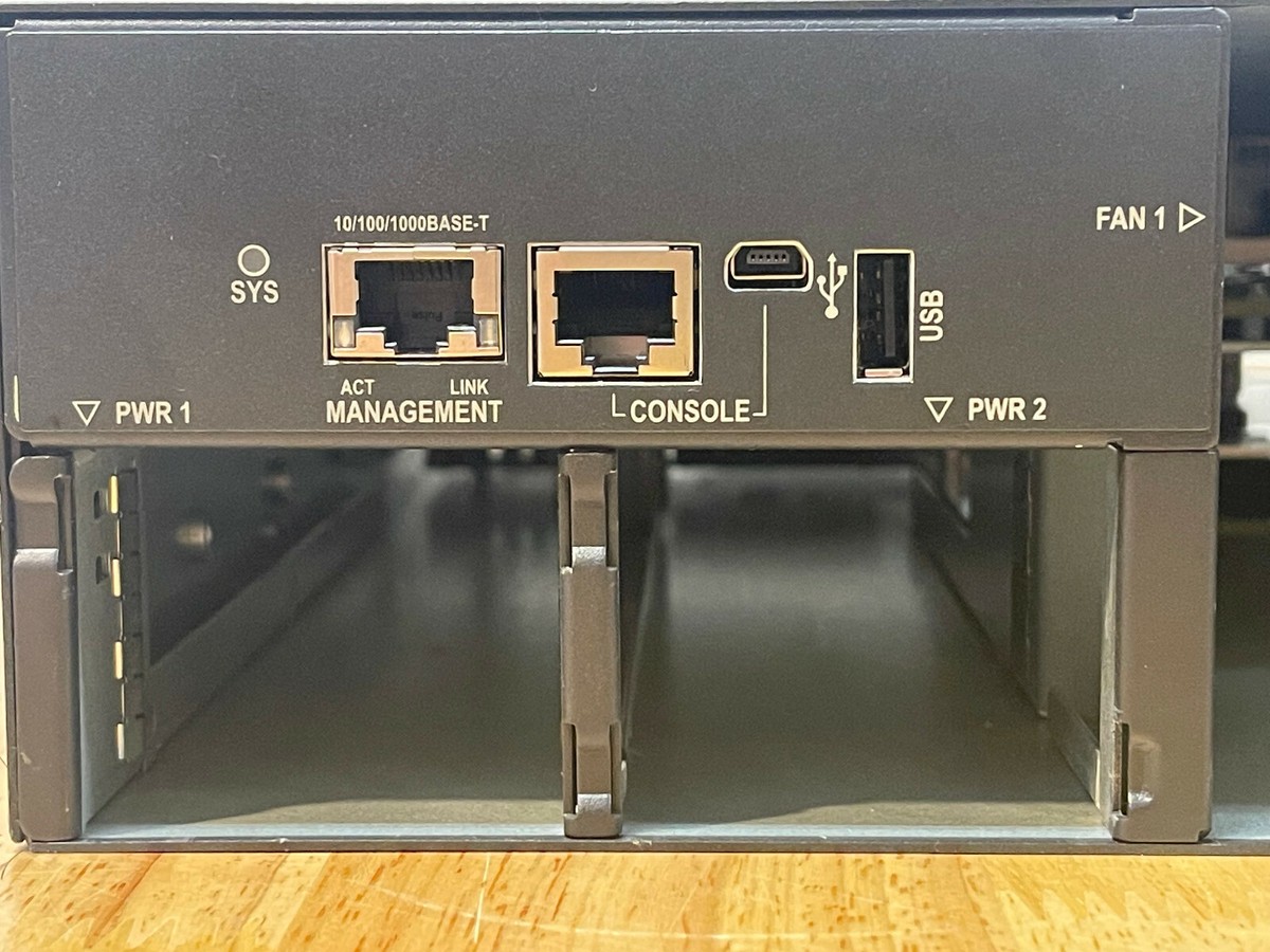 HPe – Switch Flexfabric 5930 4-slot 2U – 48x 10Gbps + 4x 40Gbps – HP/N : JH179A – d'occasion Dell et HP