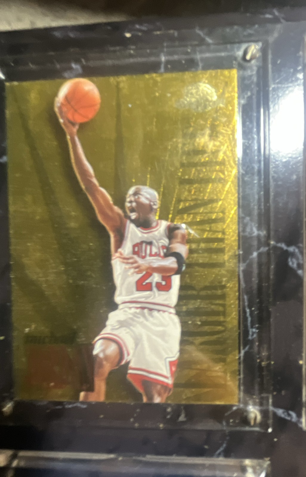 1995-96 Skybox Premium - Larger than Life Michael Jordan #L1