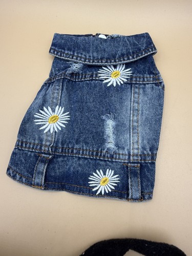 CUTE JEAN DOG JACKET WITH WHITE DAISIES NWT - Picture 1 of 4