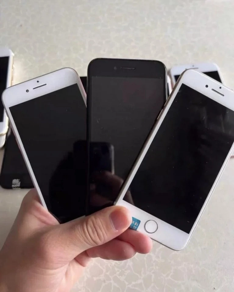 Apple iPhone 7 32GB/128GB/256GB (Unlocked) Apple iPhone 7 Plus - 90% N EW - Image 3 of 4