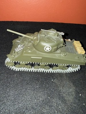 CHAR SHERMAN M4A3 EN METAL 1.35eme DE LA MARUQE MINICHAMPS NEUF DANS SA