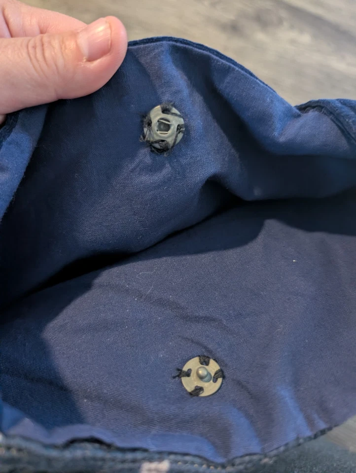 Bolso de Mano Pug Punto de Aguja Hecho a Mano. Bolso de terciopelo tamaño mediano y triturado Foto 3 de 4