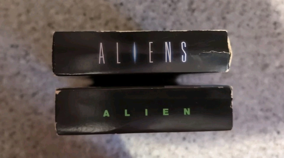  Alien (1979) and Aliens (1986) VHS Lot of 2. Good Shape. Tested Working. Enjoy! - Image 4 of 4