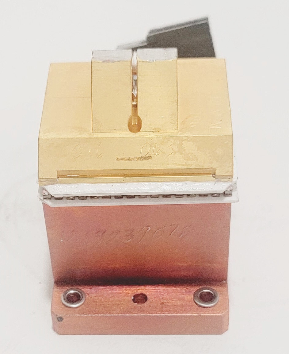 Coherent AVIA LASER Nd:Yvo4 VANADATE CRYSTAL MOUNT ASSEMBLY - AA2611