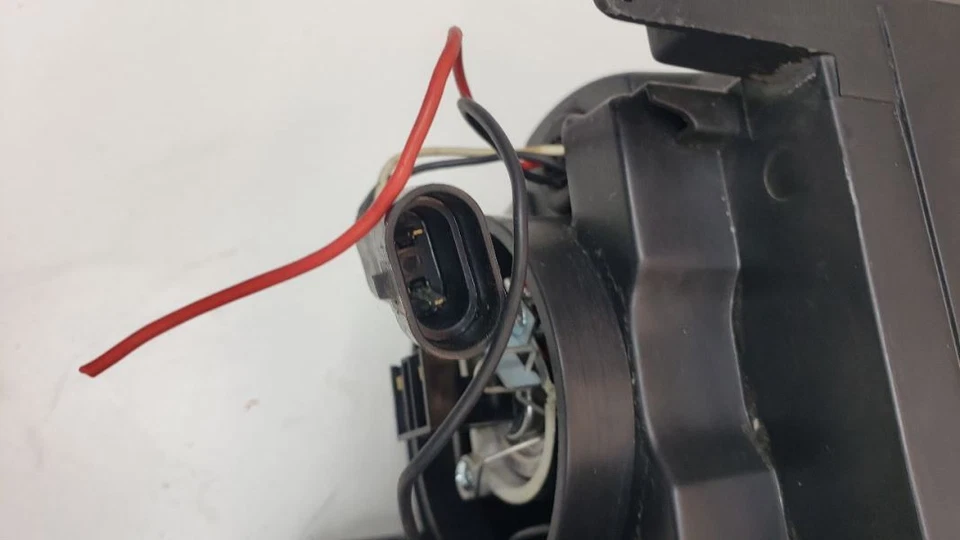 Faro izquierdo bmw 330i e46 sdn 2002 Foto 4 de 4