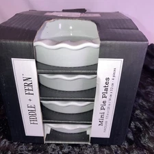 Fiddle & Fern Mini Pie Plates Set 4 Baking Porcelain  Scalloped Ramekins Ceramic