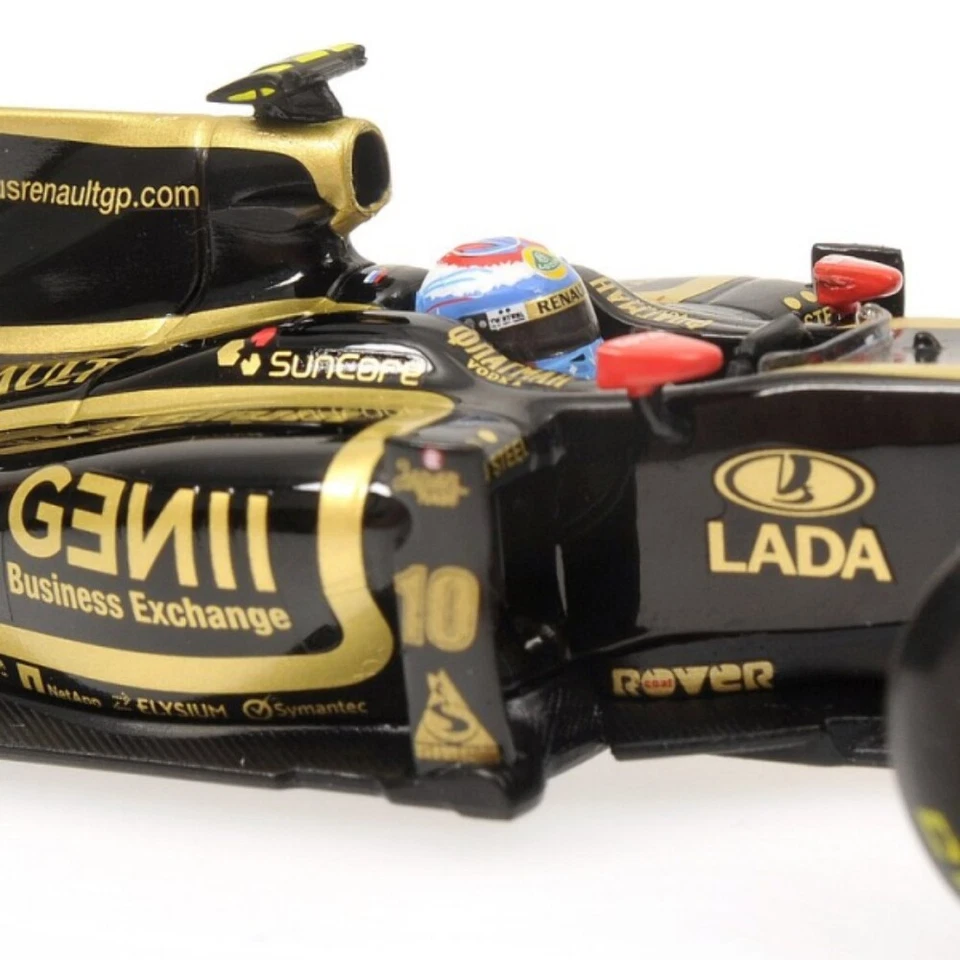 Minichamps 410110080 LOTUS RENAULT V. PETROV SHOWCAR 2011 scala 1/43 - Immagine 2 di 3