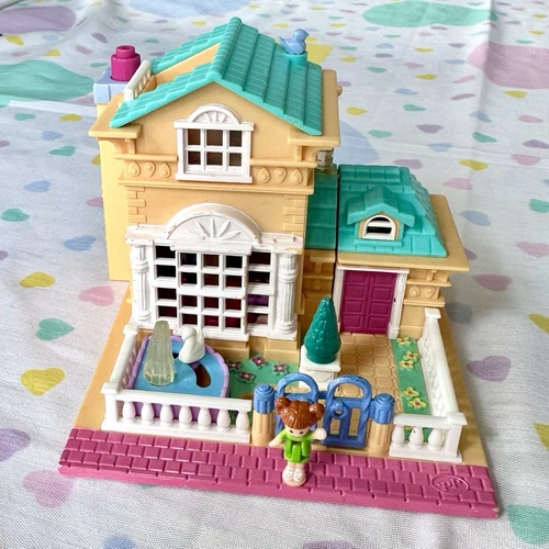 Vintage 1994 Polly Pocket Light Up Hotel With 1 Doll Please Read
