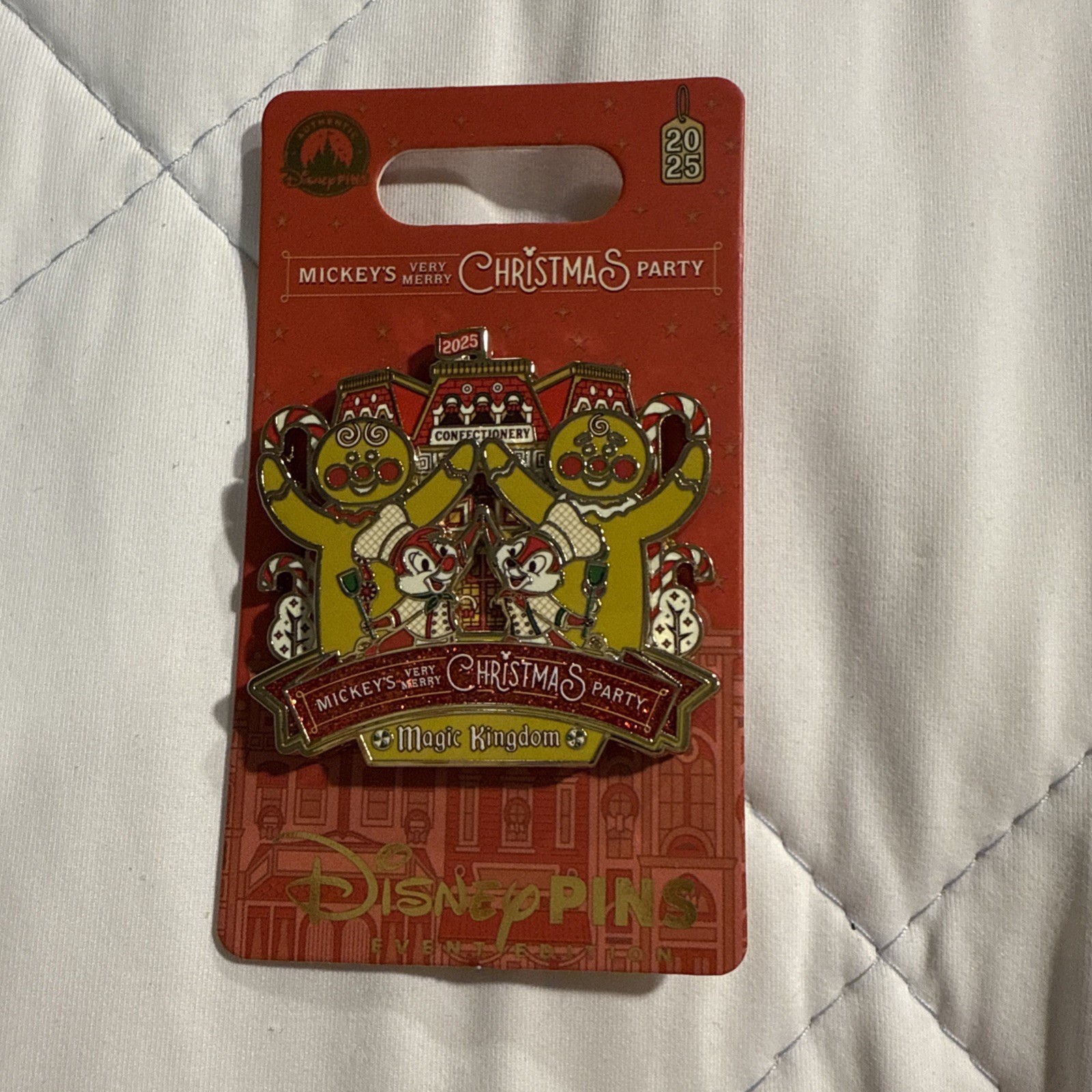 NEW🎄2025 Disney Parks Mickey’s Very Merry Christmas Party Chip & Dale Pin LE