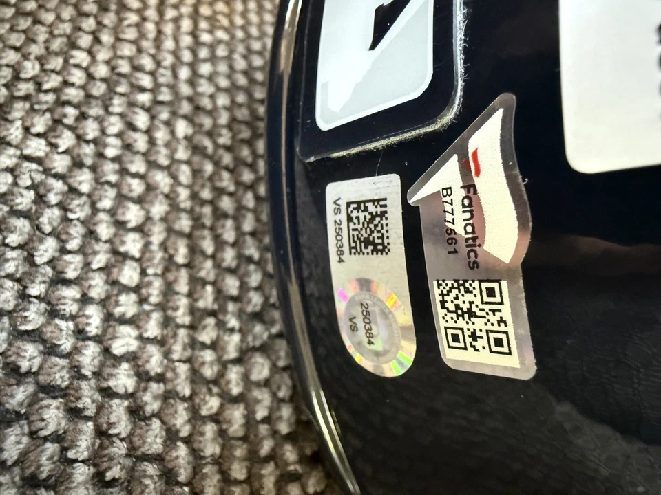 Gleyber Torres New York Yankees Firmado Tamaño Completo Réplica Casco de Bateo Fanáticos Foto 3 de 3