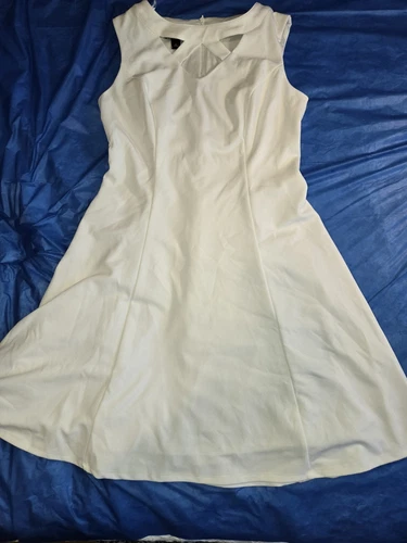 Abito donna bianco senza maniche aderente e svasato ALYX. Piccolo punto. Taglia 8