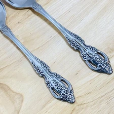 S.S.S. By Oneida Renoir Pembrooke Stainless 2 Teaspoons Excellent 6" Length MCM