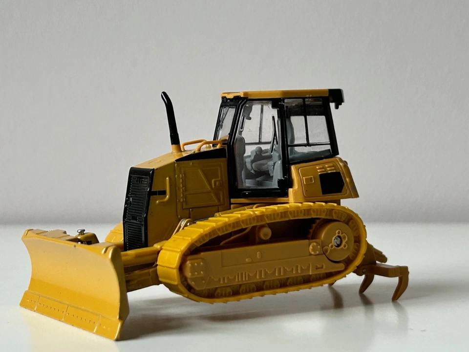 Track Type Tractor Construction Vehicle Model Diecast Amercom 1:64 Scale - Image 4 of 4