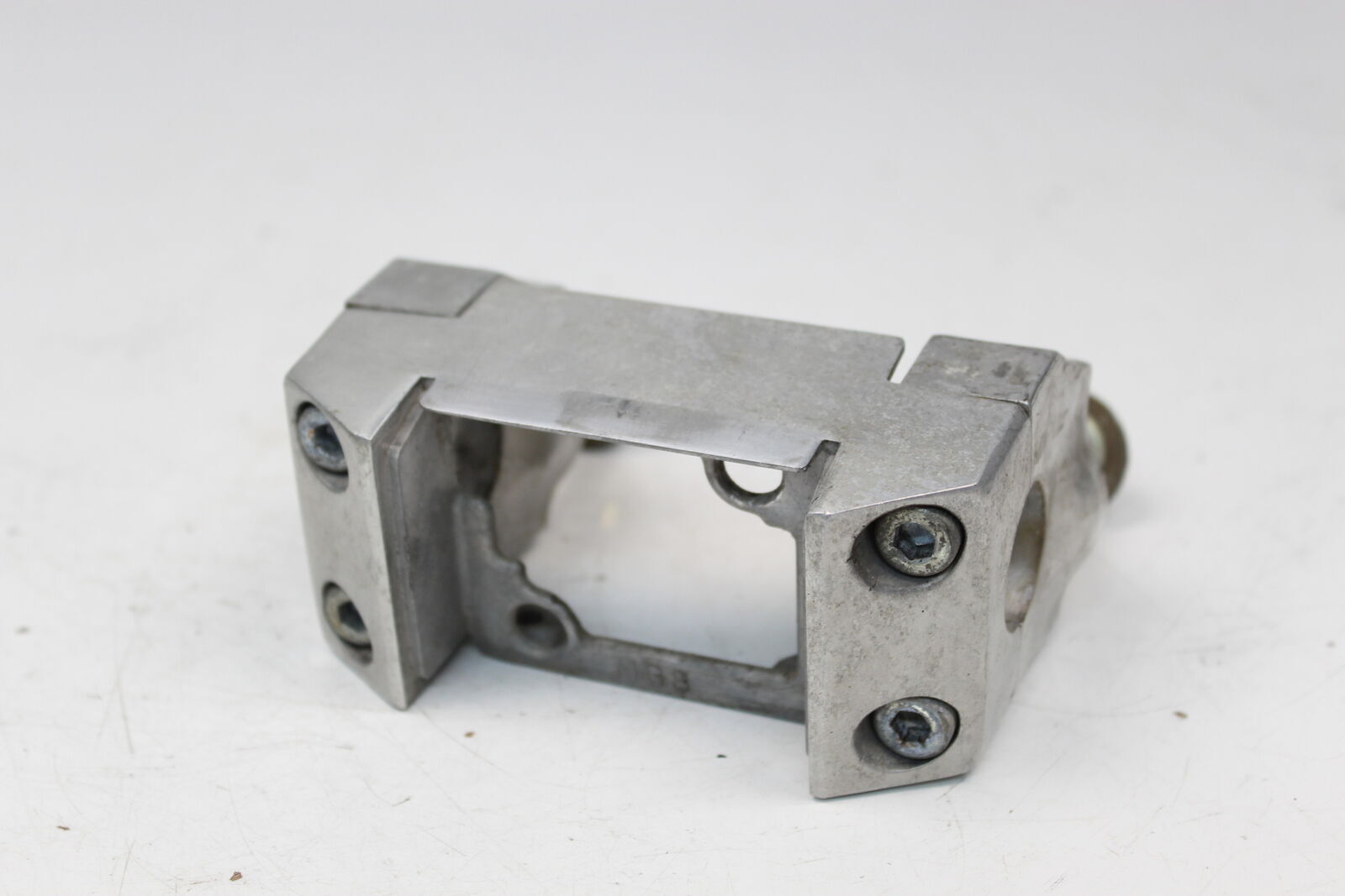 1985 Honda Shadow Vt 1100 Handlebar Risers Mounts