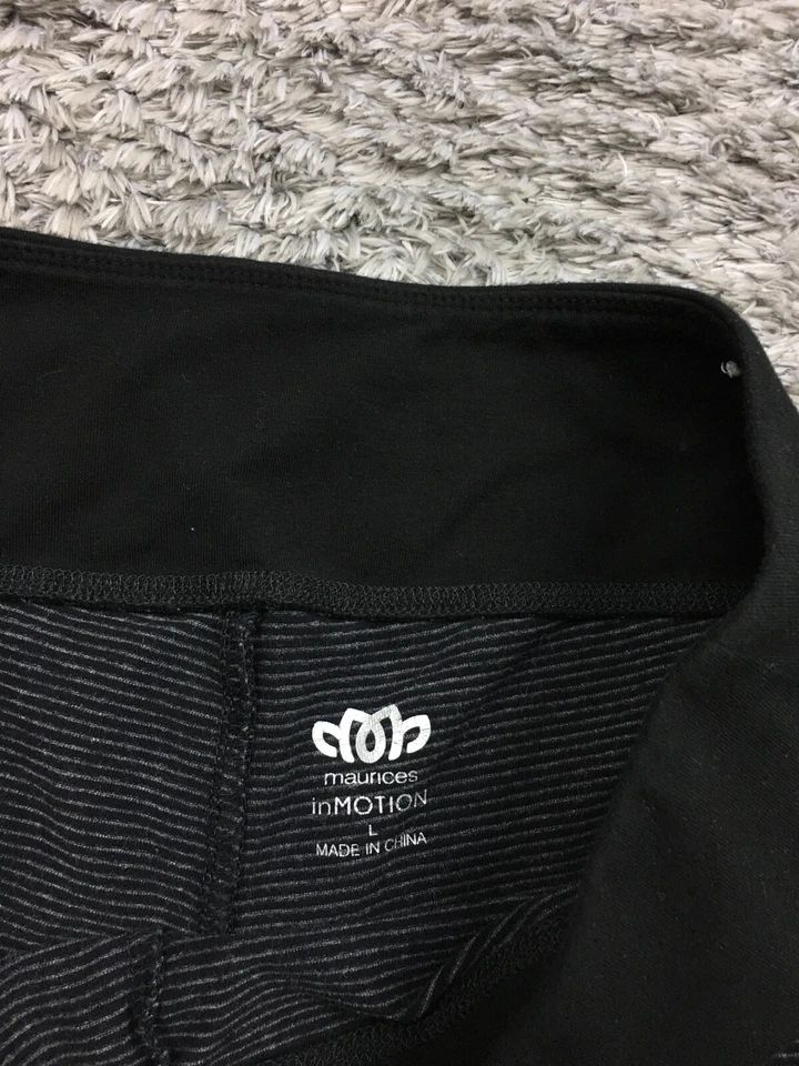 Leggings Maurices InMOTION para mujer talla grande gris negro a rayas Foto 4 de 4