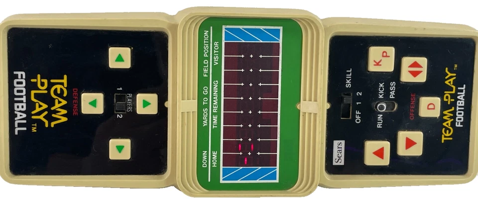 Juego portátil vintage COLECO Team Play Football Sears 1978 funciona sin batería Cove Foto 3 de 4