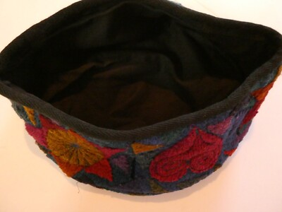 Vintage-Teresa Searle-Applique Wool Hat From England  display picture 2