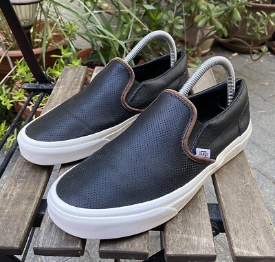 Vans Classic Slip-On Black Leather Sneaker Men's Size 7 Women's Size 8.5 Shoes