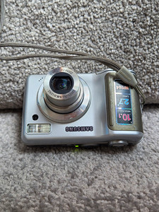 Samsung Digimax S1030 Compact Camera 10.1MP 3x Zoom 2.7in LCD Silver