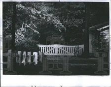 LARGE 1974 Press Photo Locked Front Gate at Mayor Daley's Summer Home in Michiga