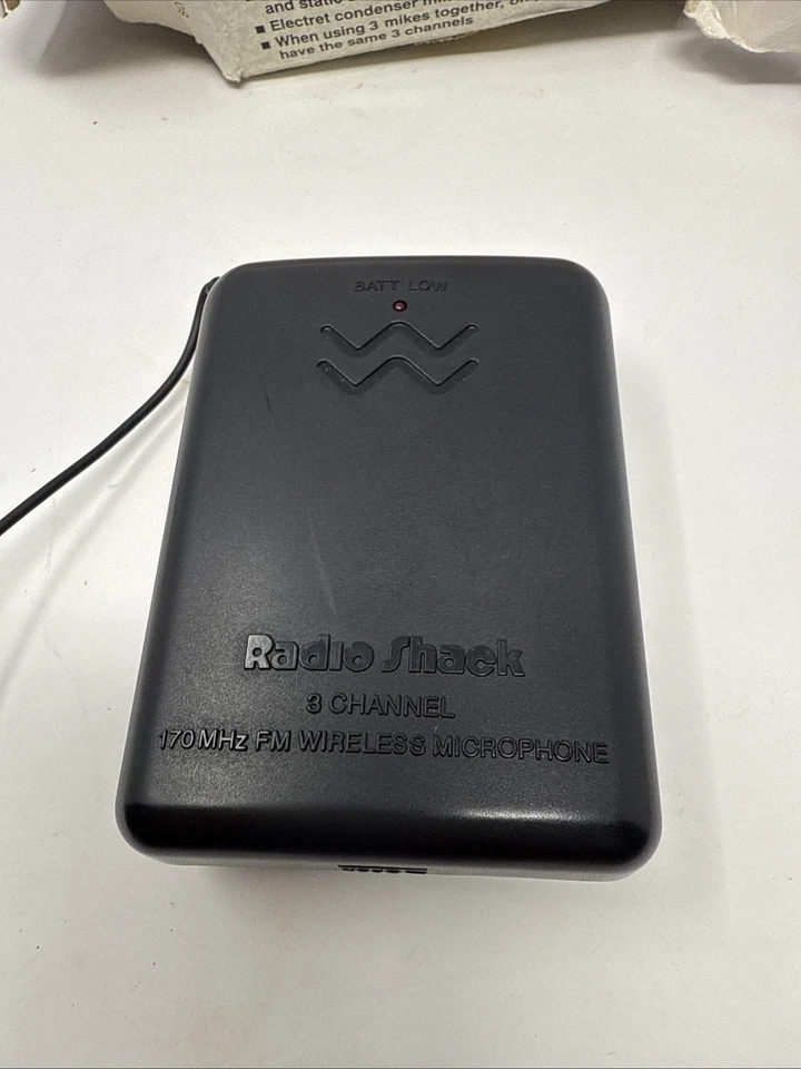 RadioShack 32-1231A Wireless Lapel Microphone System 170MHz 8 Channel Parts Only - Image 2 of 4