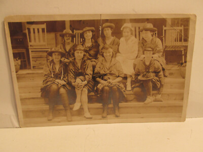 VINTAGE FOUND PHOTOGRAPH B&W ART OLD PHOTO POSTCARD 1910S WOMEN UNKNOWN CLUB PIC