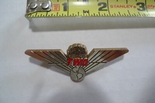 VINTAGE---TWA JUNIOR PILOT PLASTIC WINGS PIN- MADE IN USA