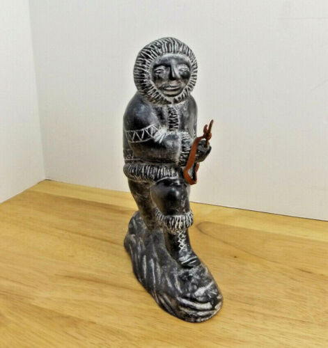 Figurine vintage Al Wolf chasseur esquimau statue sculptée - Photo 1 sur 7
