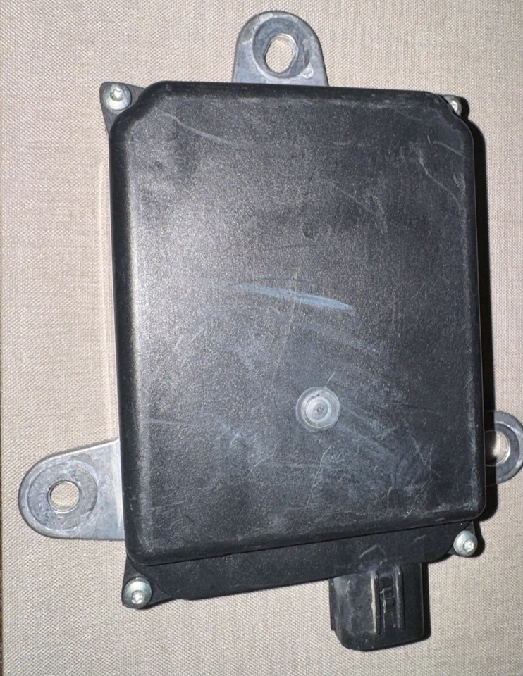 Sensor de monitor de punto ciego Mazda 3 y Mazda 6 2015-2016 GJR9-67Y30-B Foto 2 de 4