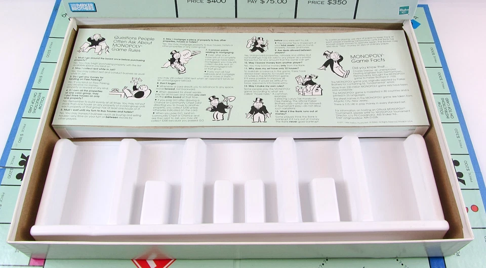 Monopoly American Version Property Trading Board Game Parker Brothers 1999 - Image 3 of 4