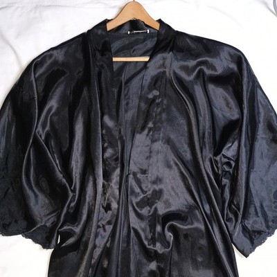 natori private luxuries Kimono robe Black Satin Size XL
