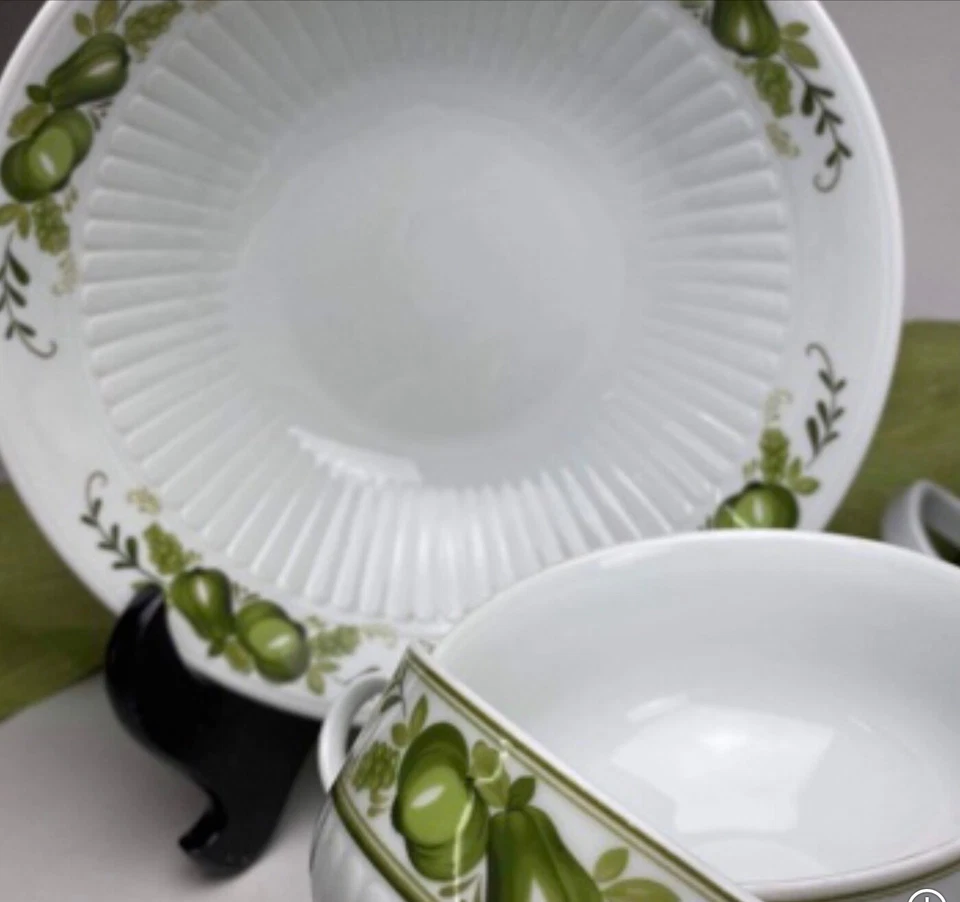Winterling Marktleuthen Speiseservice für 6 Personen weis grün Reliefdecor - Bild 3 von 4