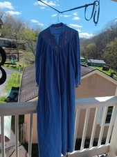 Vintage Vanity Fair Blue Robe Women Pockets Zip Up Large 54 inch Length