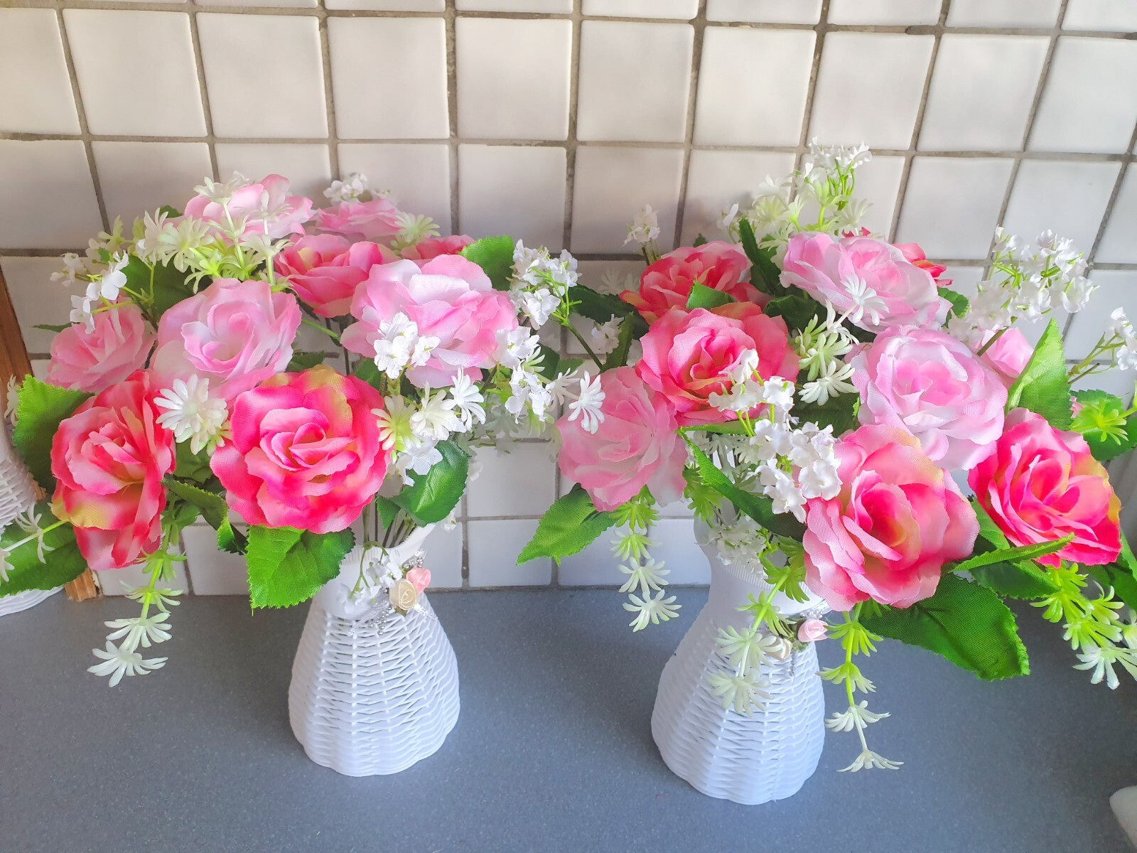 Pair of artificial pink roses & gypsophila flower & vases Decorations