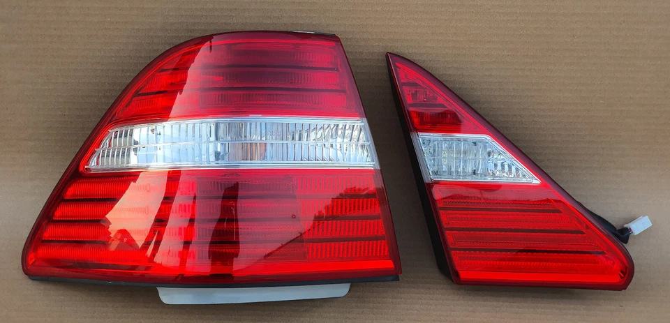 LEXUS LS430 2004-2006 Luz trasera exterior lado izquierdo con luz interior lado izquierdo OEM Foto 3 de 4