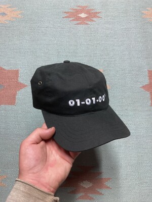 Vintage Strapback hat cap 2000 millennium y2k it s coming black