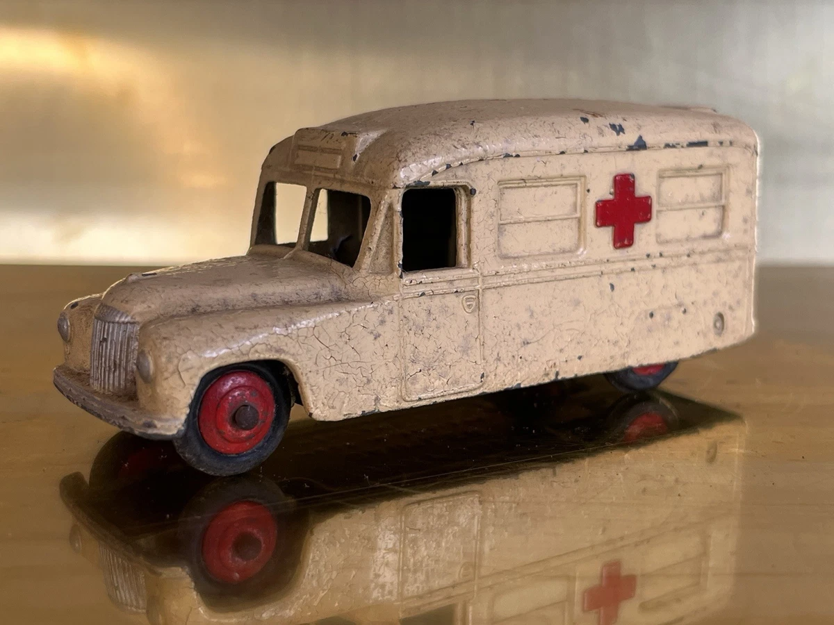 Dinky Toys Daimler Ambulance Militaire – 1/43 – 1950 – Occasion