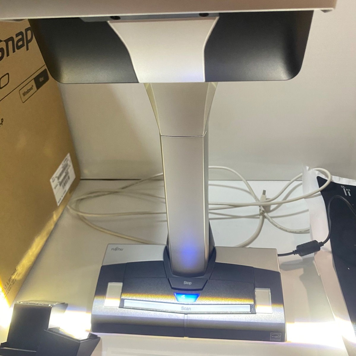 Fujitsu PFU ScanSnap SV600 FI-SV600 Overhead Scanner Photos Books