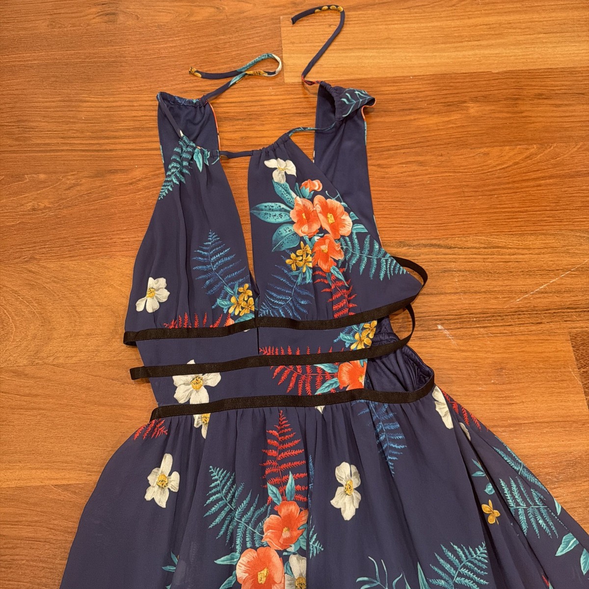 Express Maxi Dress Size Medium Blue Floral Print Sleeveless With Cutouts Express Maxi Dress Size Medium Blue Floral Print Sleeveless With Cutouts