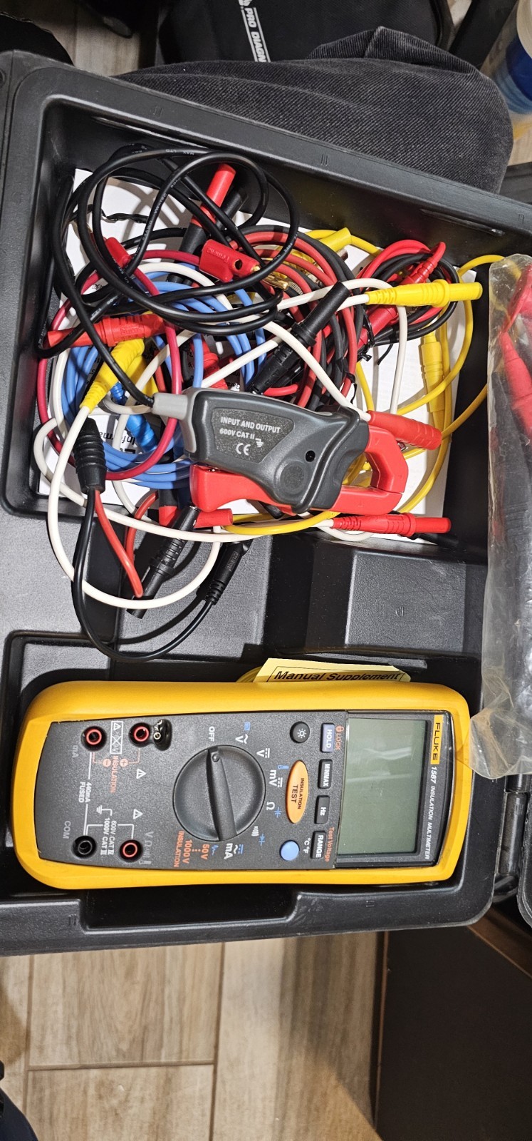 Fluke 1587 FC Insulation Multimeter Kit (READ DESCRIPTION)