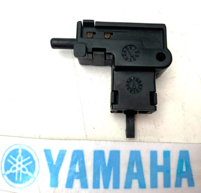 YAMAHA FZS 600 FZS600 GEN 1 FAZER CLUTCH LEVER MICRO SWITCH AS SHOWN 1998 - 2001