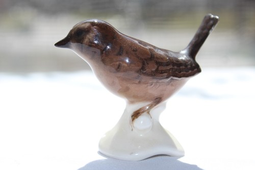 Goebel Germania Ovest Porcellana Winter Wren Mini Figurina 2" - Foto 16 di 20