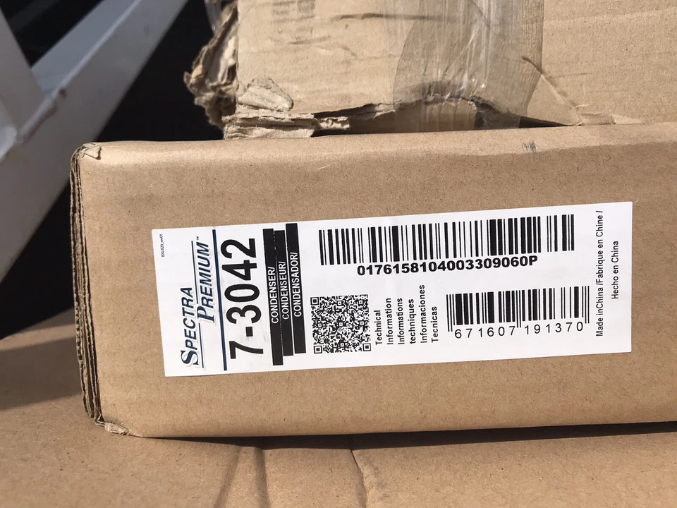 Condensador de aire acondicionado Spectra Premium 7-3042 se adapta a Toyota Sequoia nuevo Foto 2 de 2