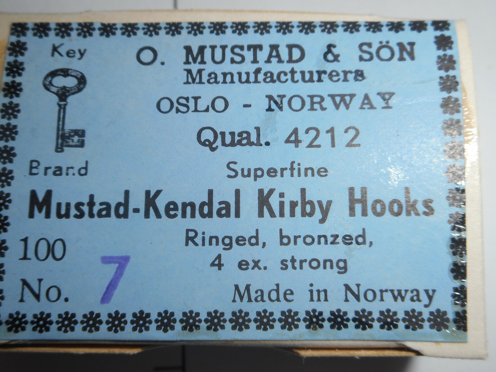 100 MUSTAD 7 Kendal KIRBY BAIT FISHING HOOKS RINGED BRONZED 4 EX