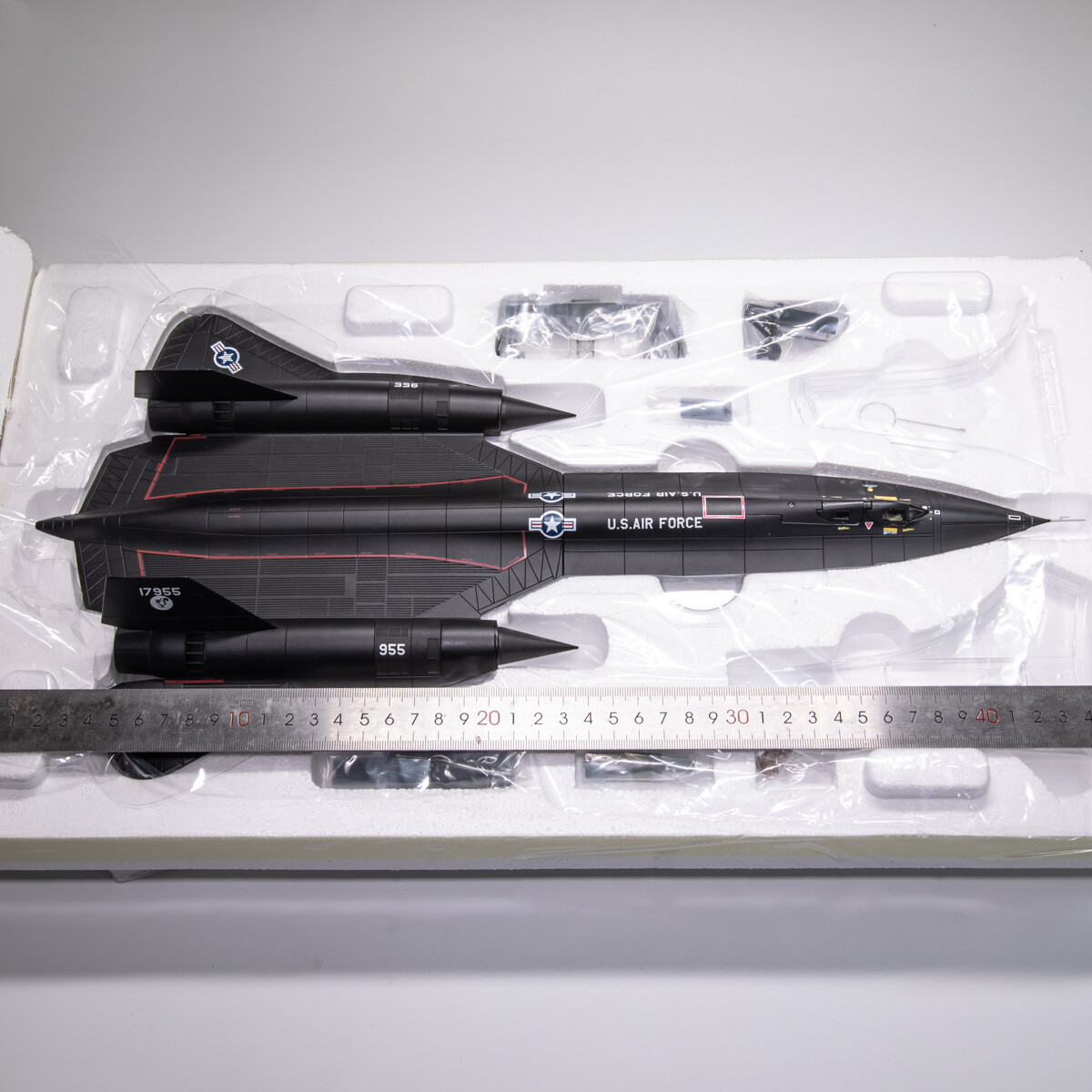 1:72 Century Wings SR-71 Blackbird U.S.A.F 9th SRW 61-7976 Fighter